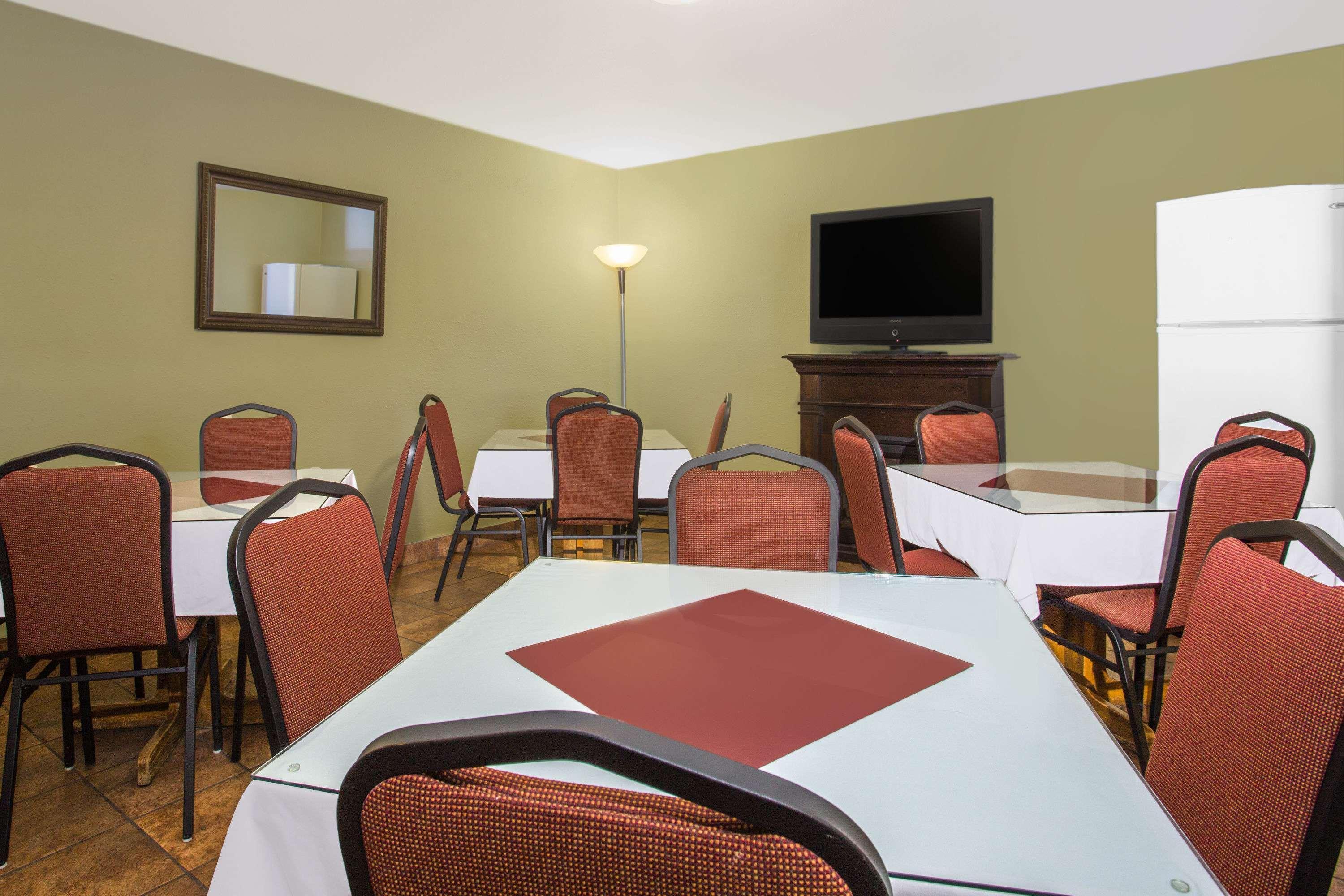 Park Inn By Radisson Osoyoos Extérieur photo