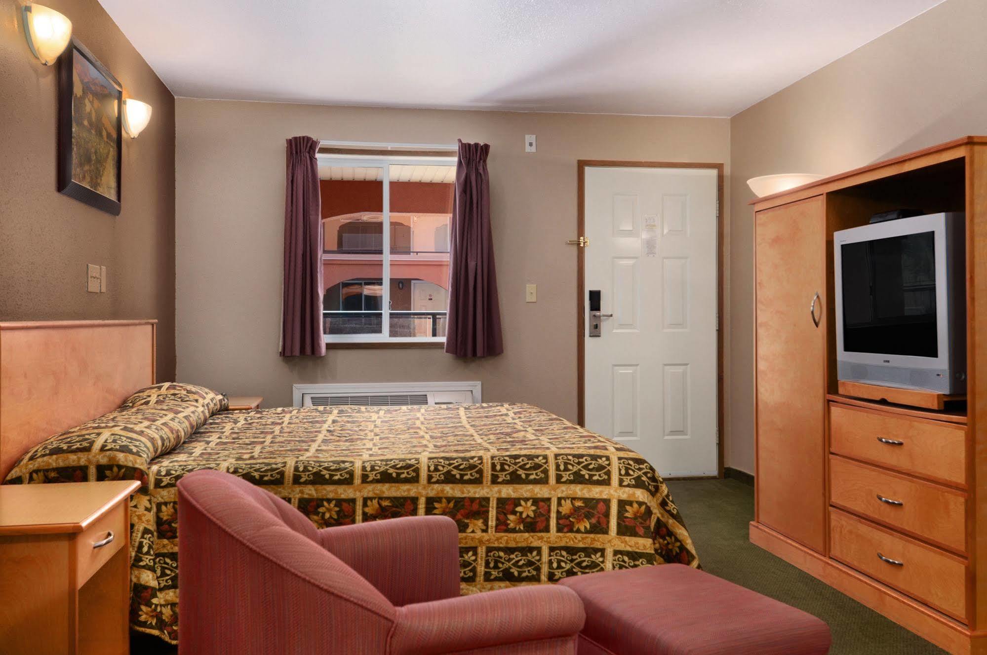 Park Inn By Radisson Osoyoos Extérieur photo
