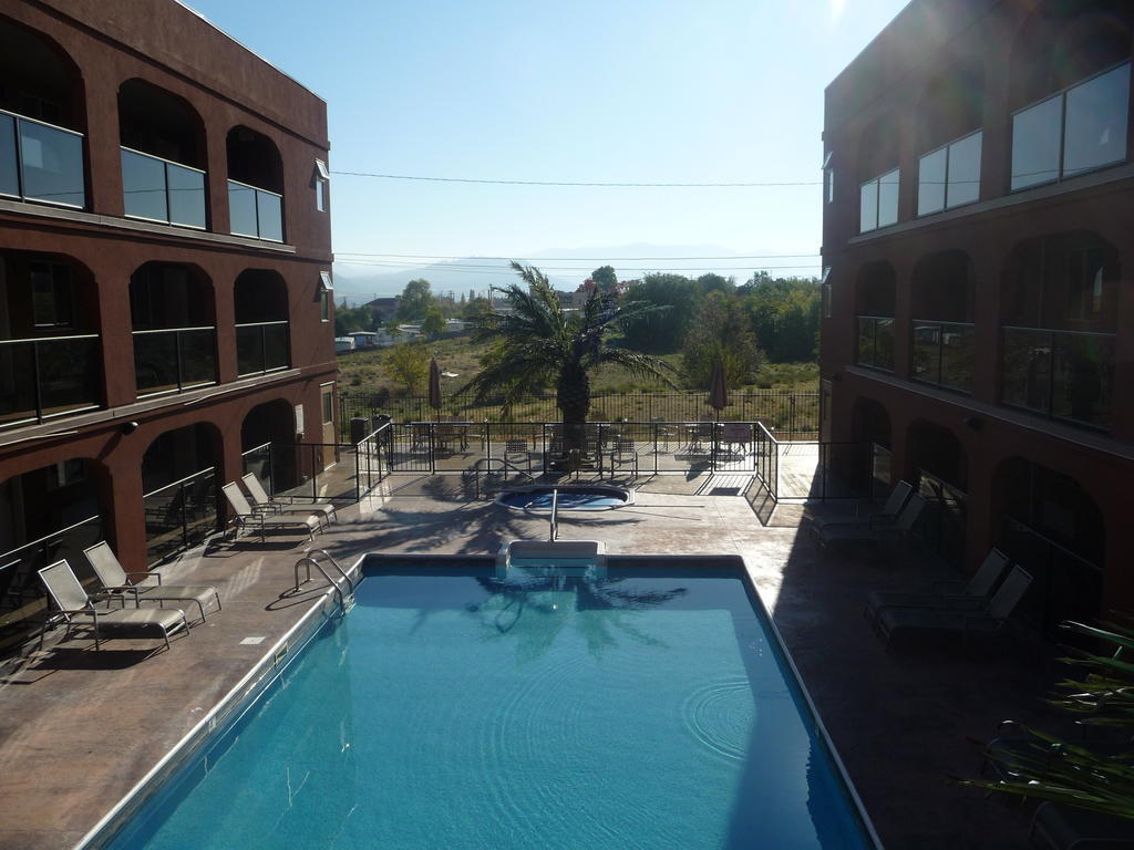 Park Inn By Radisson Osoyoos Extérieur photo